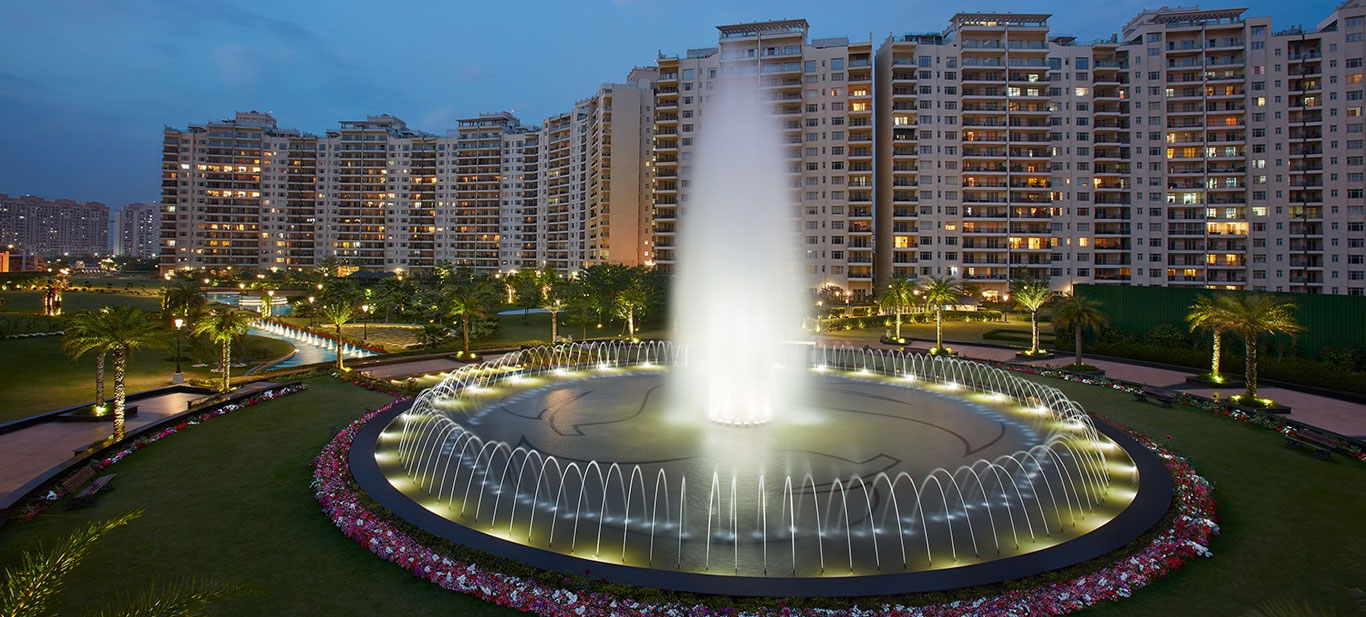 Luxury apartment building in Central Park 104, Gurugram for sale – real estate listing